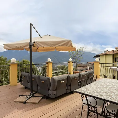 Magic Terrace With View شقة Stazzona